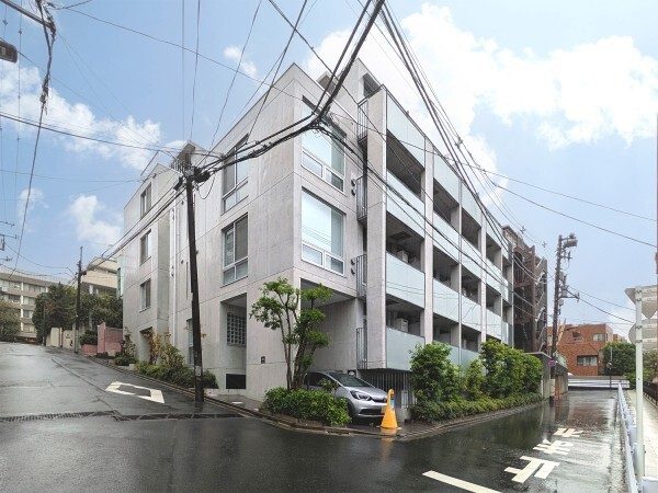 アプリーレ赤坂の外観