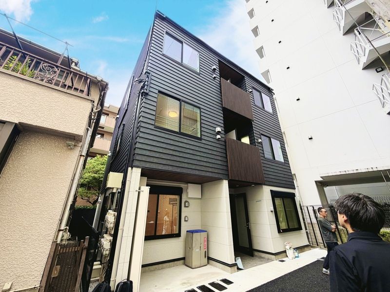 プラスドア目白台の外観