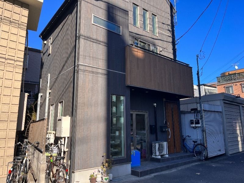 R-THREEの外観