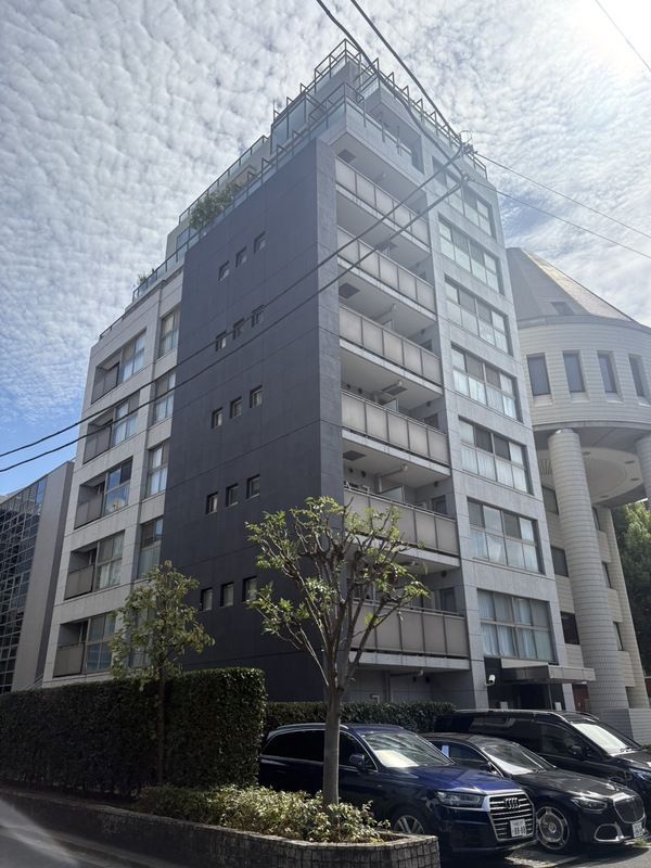 DeLCCS永田町の外観