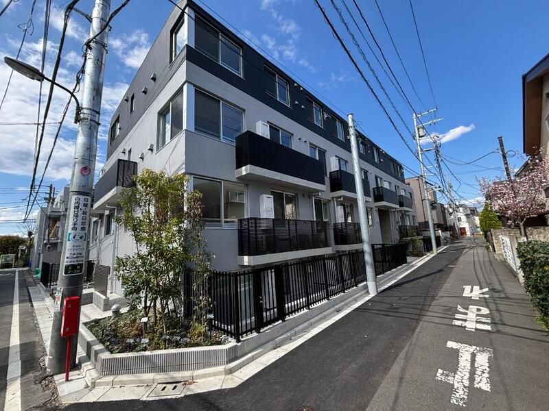 ポラスト代々木上原の外観