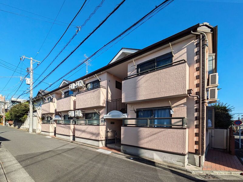 クレストヒルズの外観