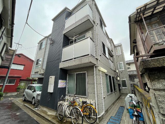 シャンテ西新井本町の外観