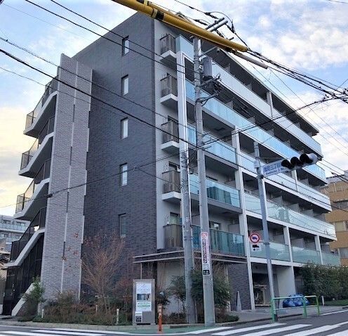 フレンシア ノイエ 成増の外観