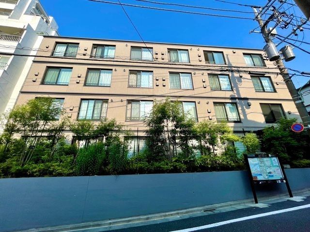 ラクラス旗の台の外観