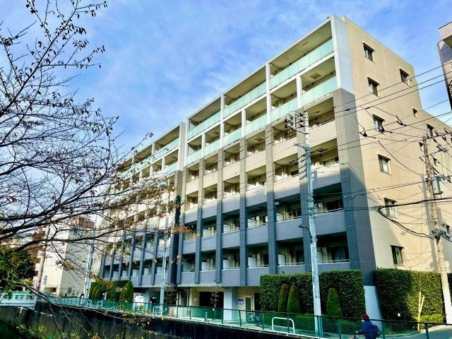 レジディア中落合A棟の外観