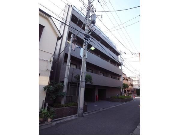 ルーブル学芸大学の外観